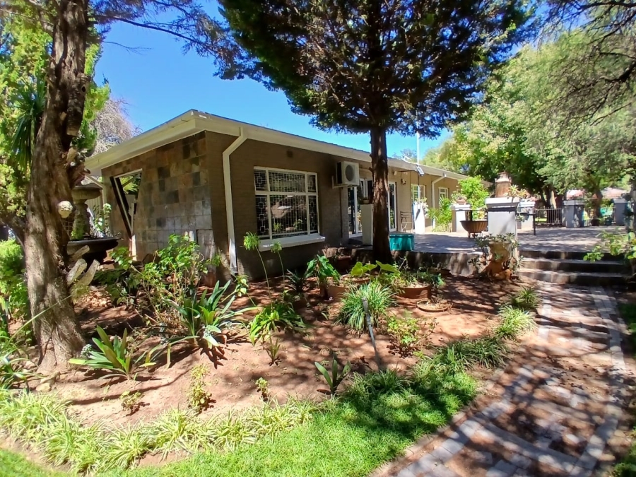 4 Bedroom Property for Sale in Kuruman Northern Cape